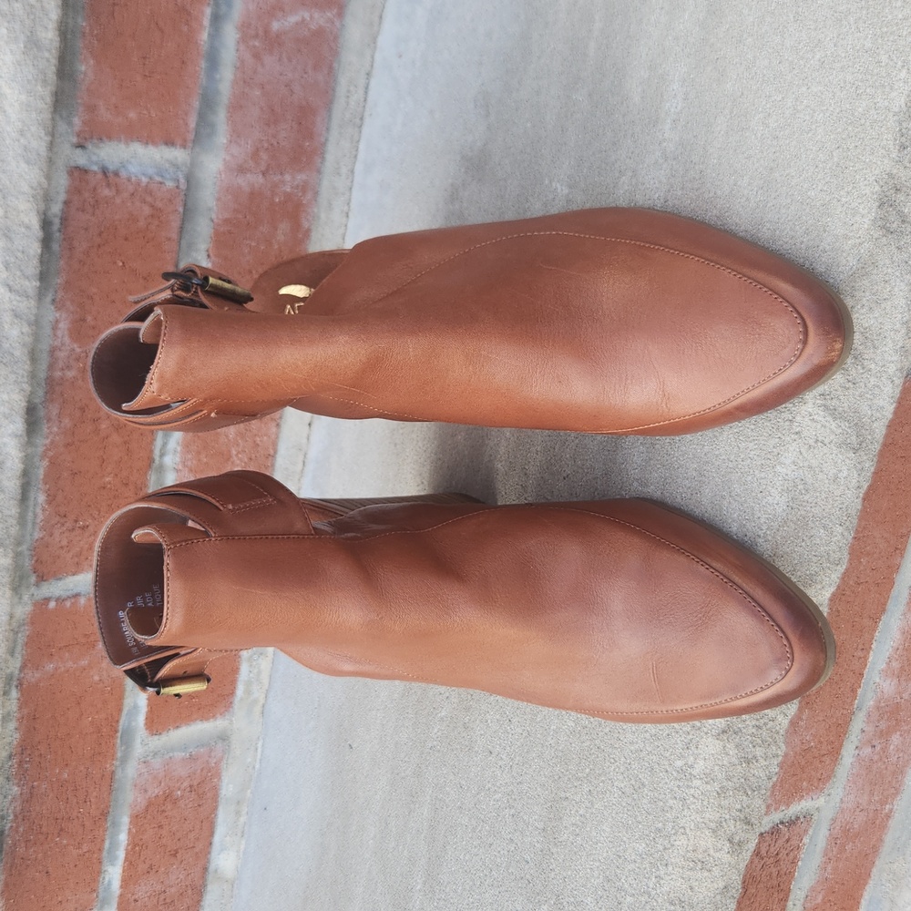 AEROSOLES BROWN BUCKLE LEATHER BOOTIE